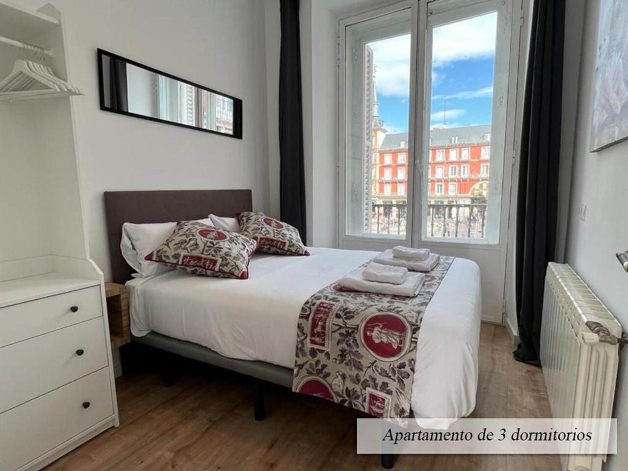 Plaza Mayor Madrid Kültér fotó